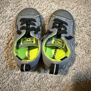 Converse Gray and Black Sneakers Modern Low-Top Design